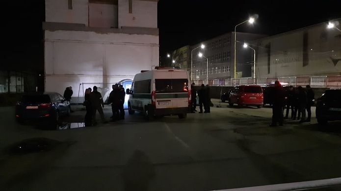 Na Slovensku zastřelil policista kolegu a uprchl služebním autem
